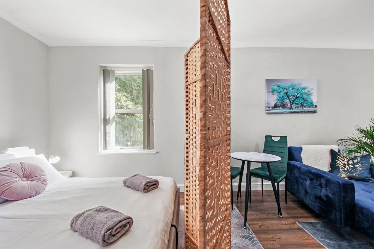 Stunning Studio Flat With Free On-Street Parking! Plumstead (Greater London) Exterior foto